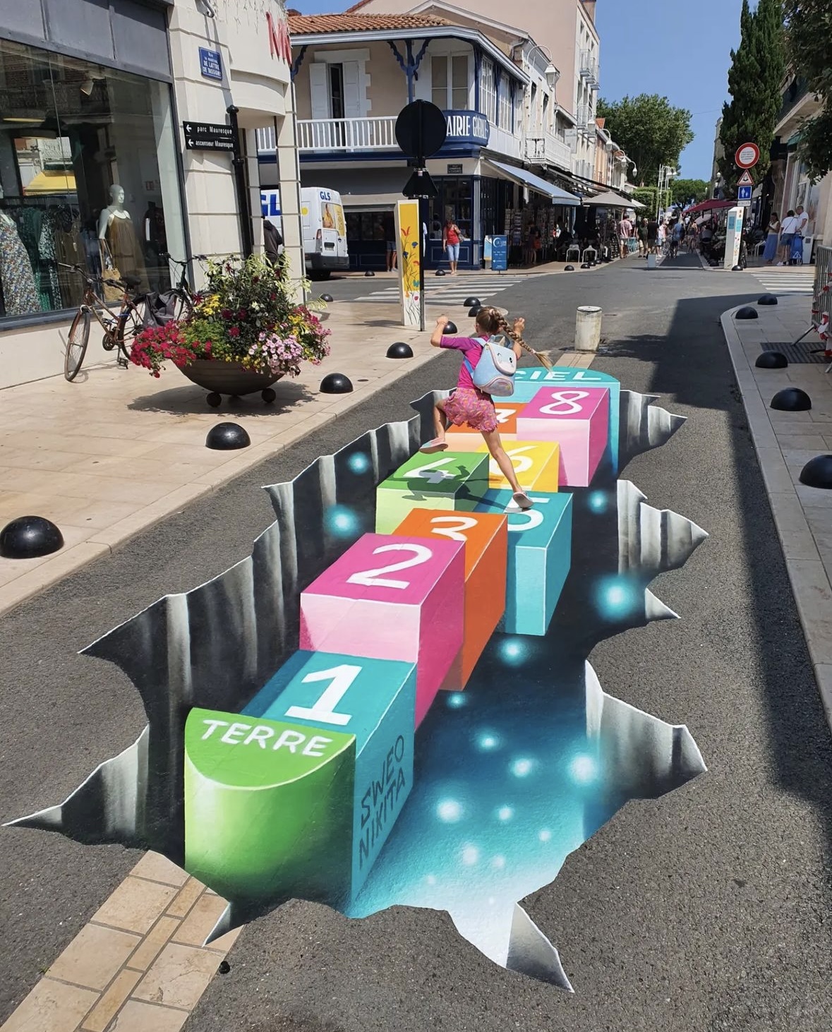 Trompe-l'œil au sol par Sweo & Nikita - Ville de Narbonne - 2023