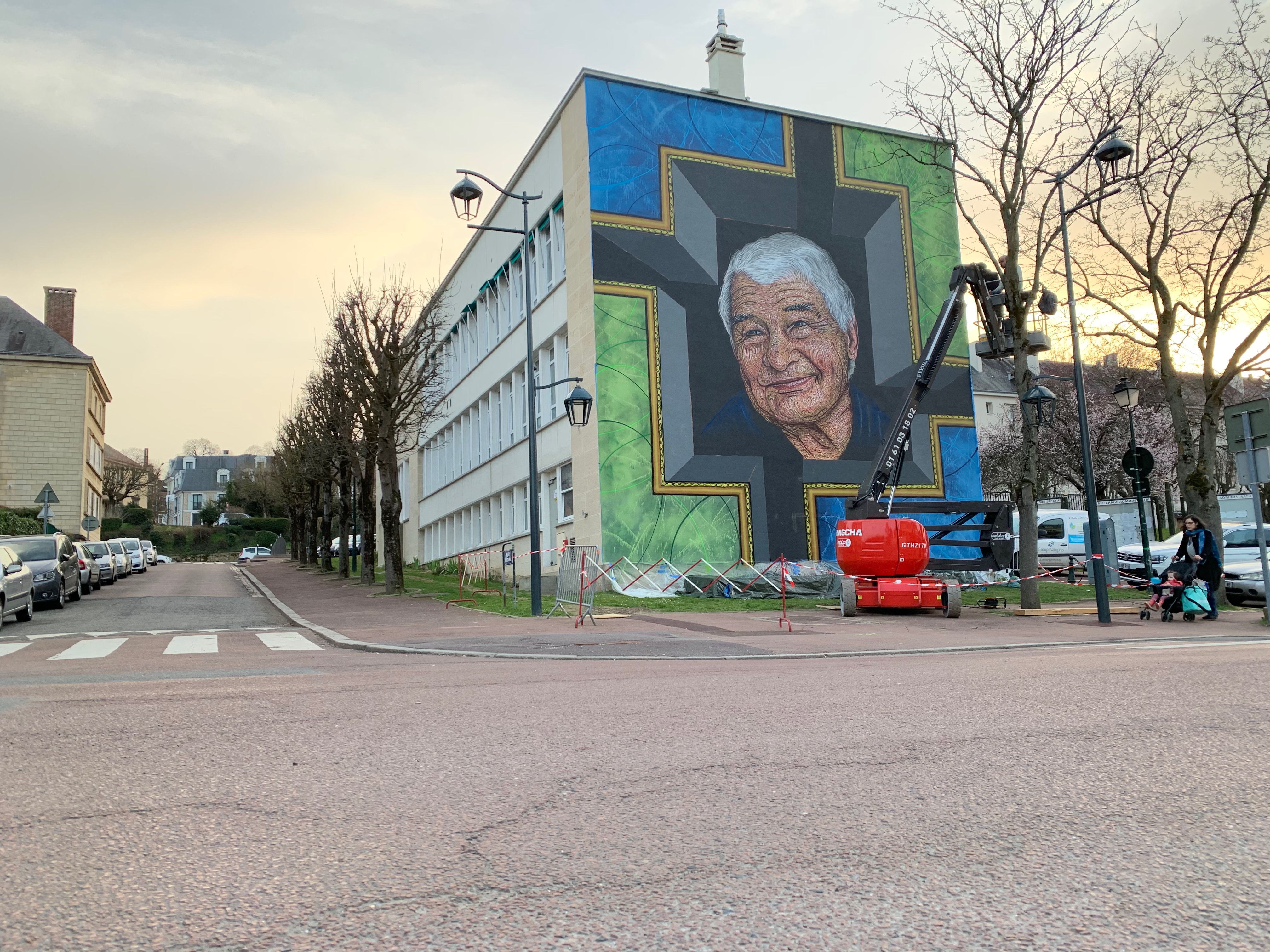 Fresque par Rast, hommage à Raymond Poulidor - Mairie de Saint-Cyr-l'École